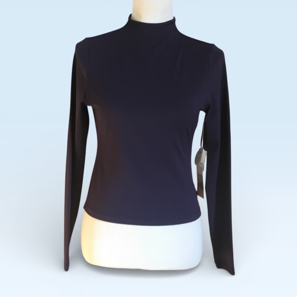 Vuori All The Feels Long Sleeve Mock Top - Picture 13 of 14